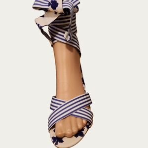 SPRING FLORAL CABI Striped Blue and White Women's Sandals, Size 10 EUC